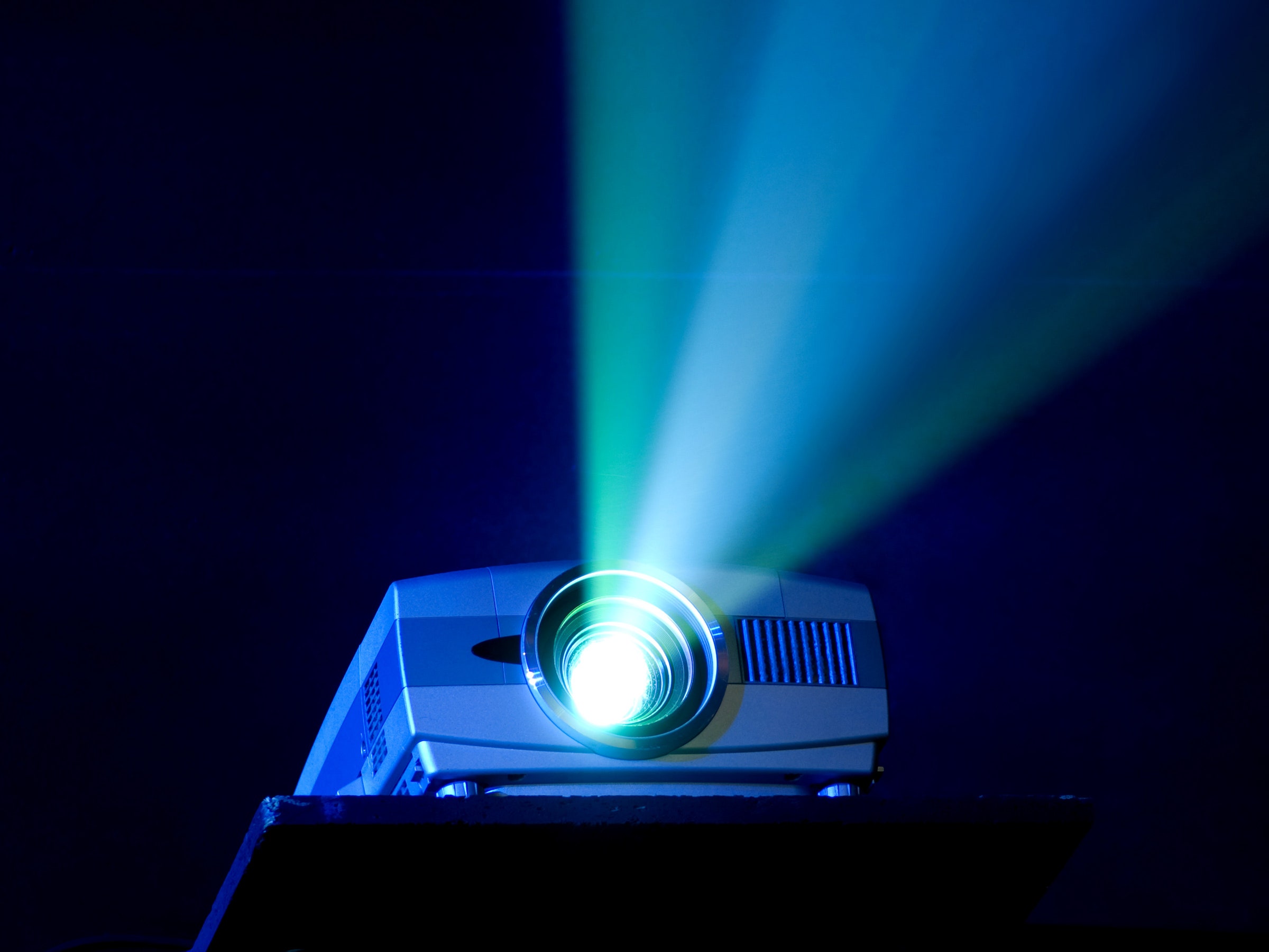 What is a Projector? - A Comprehensive Understanding Guide